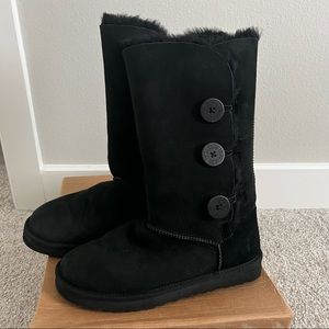 UGG Solid Black 3-Button Bailey Boot Snow Boot Winter